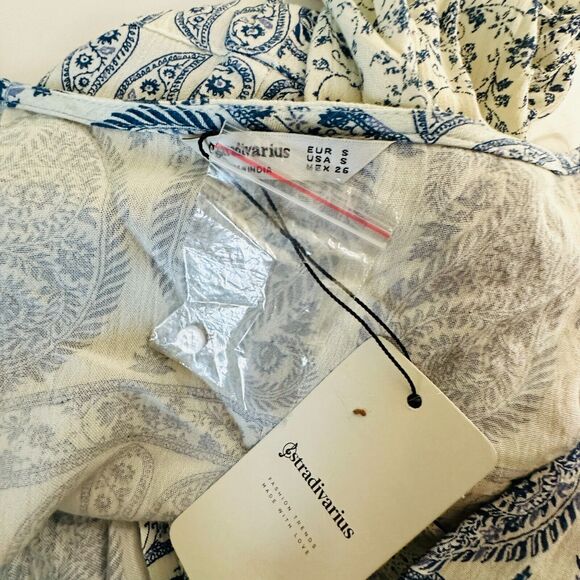 Stradivarius Off White & Blue Floral Paisley Print Long Sleeve V-Neck Maxi Dress - Picture 14 of 16